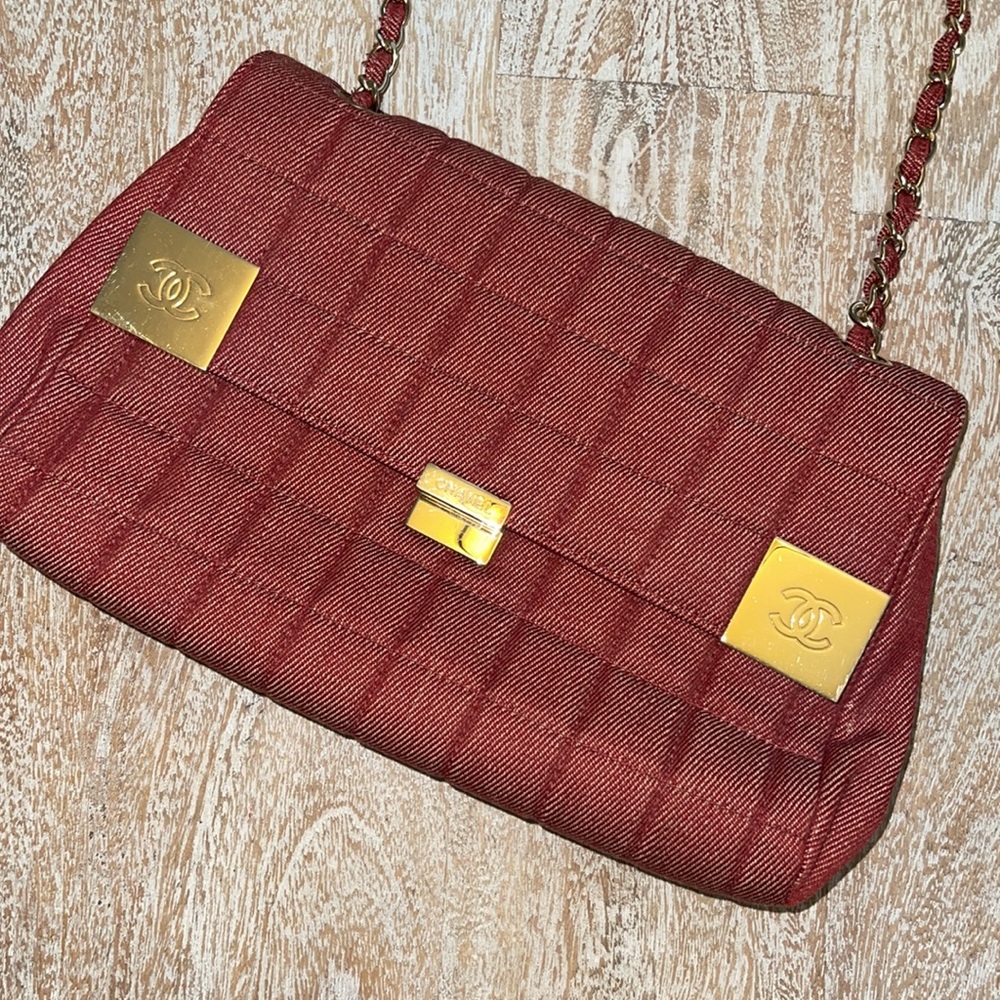 Chanel red gold chain denim handbag - Picture 3 of 6